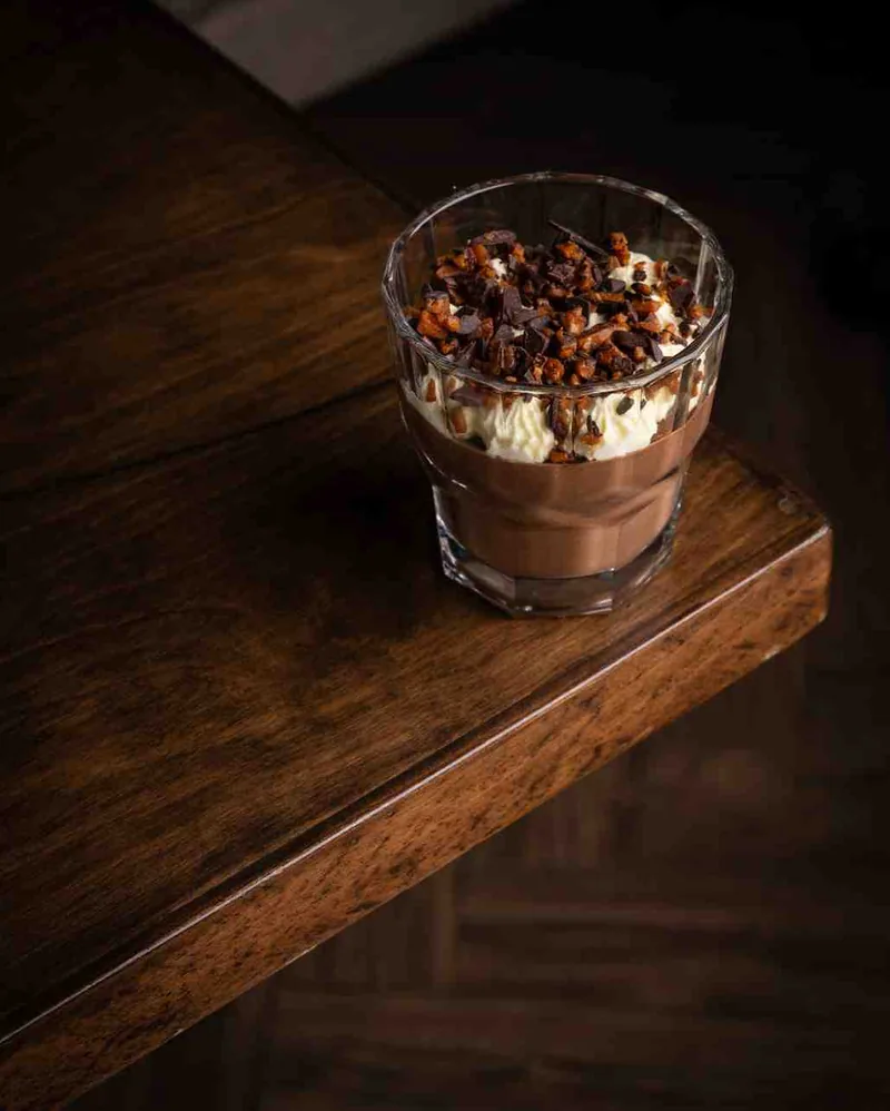 Chocolate suspiro limeño in glass